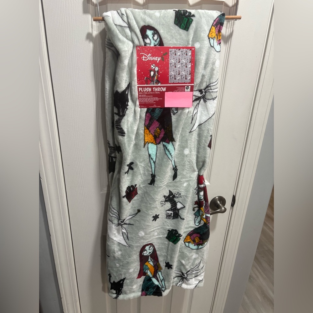 Disney Nightmare Before Christmas Plush Throw - Black, White, Green